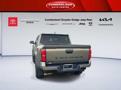 Used 2025 Toyota Tacoma TRD Sport w/ TRD Sport Premium Package image 7