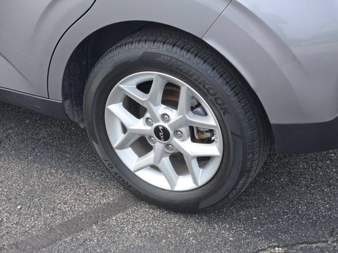Used 2025 Kia Soul LX w/ LX Technology Package FWD image 19