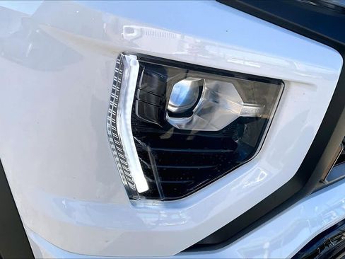 Used 2024 GMC Canyon AT4X image 28