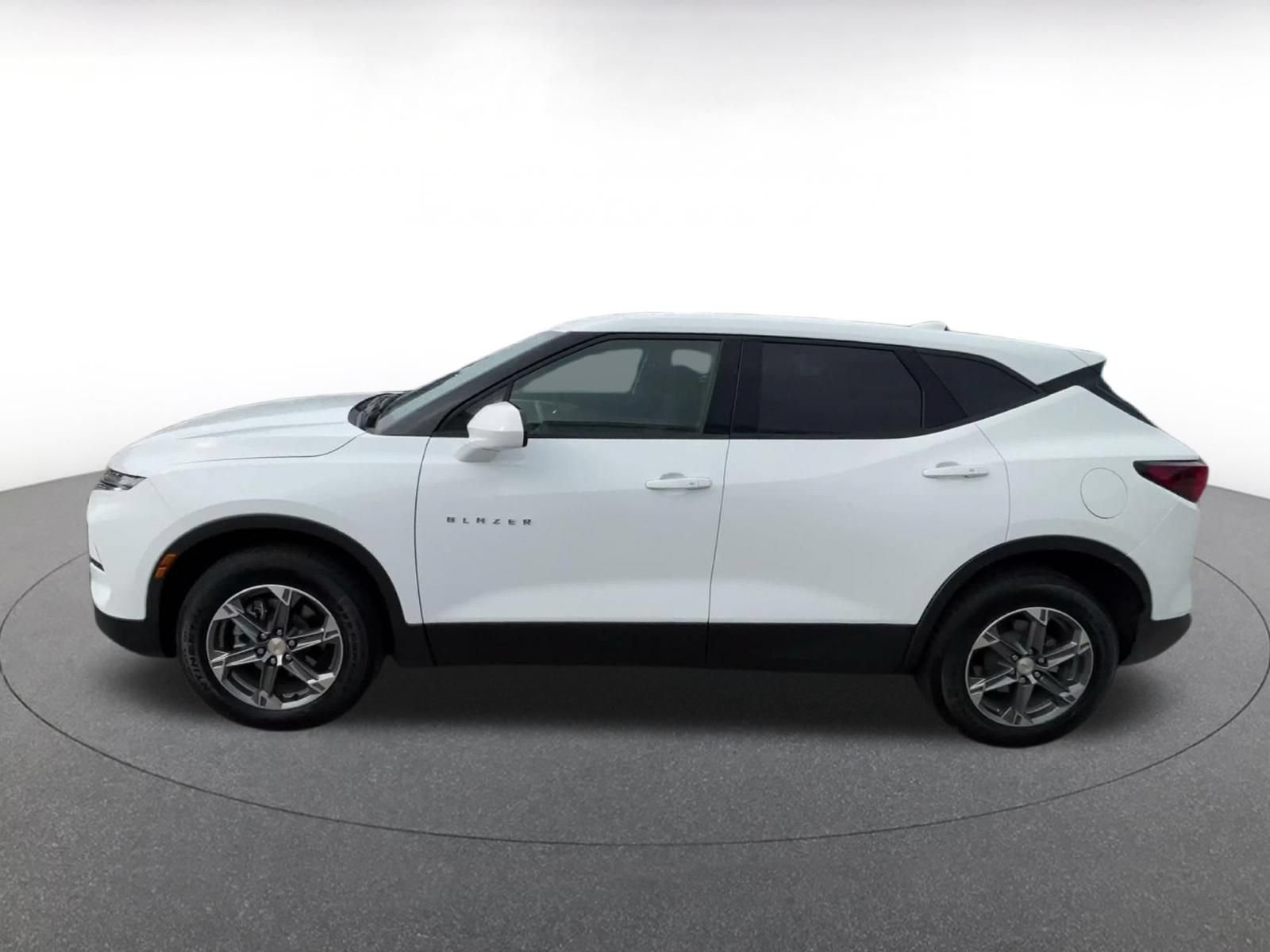 Used 2026 Chevrolet Blazer LT FWD image 8