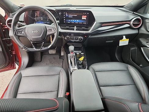 Certified 2024 Chevrolet Trax RS FWD image 33