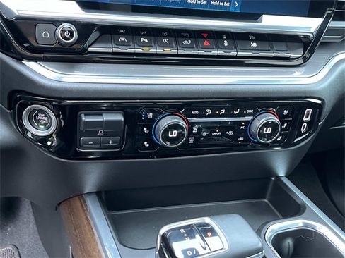 Used 2023 Chevrolet Silverado 1500 High Country image 32