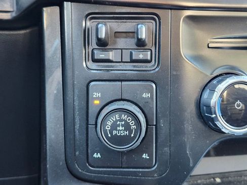 Used 2022 Ford F150 Lariat w/ Equipment Group 502A High image 26