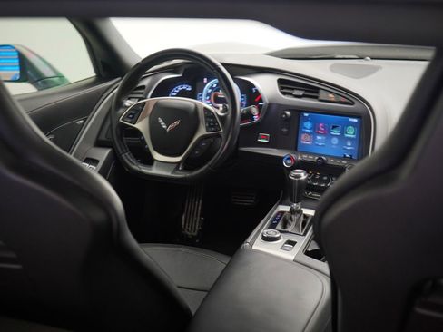 Used 2017 Chevrolet Corvette Stingray Coupe w/ Z51 1LT image 21