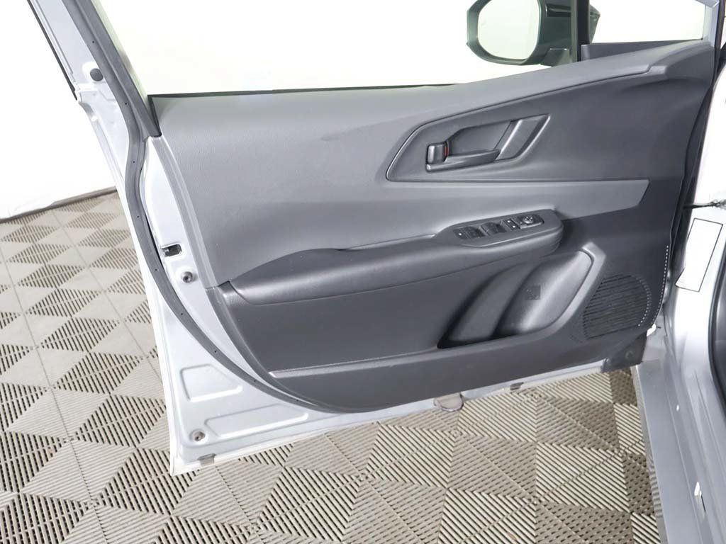 Used 2025 Toyota Prius LE FWD image 21