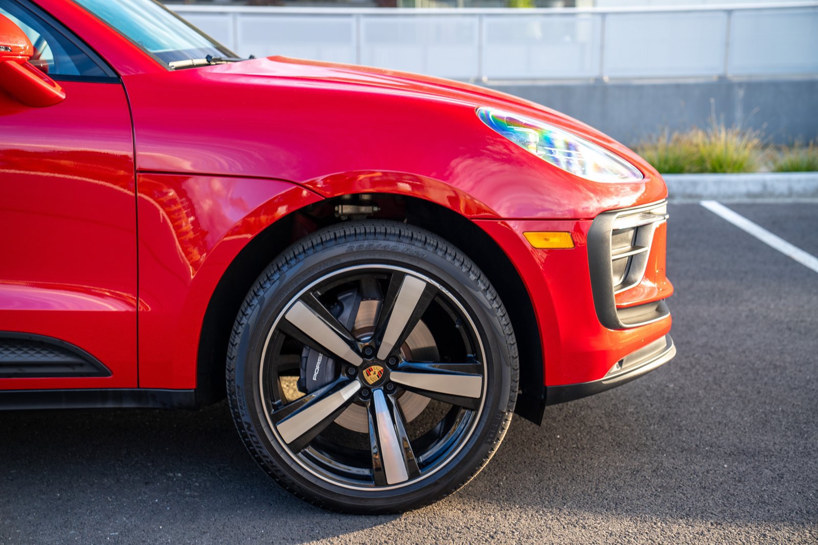 Certified 2026 Porsche Macan AWD/4WD image 9