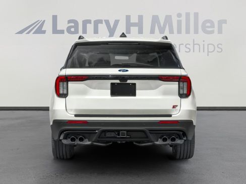 Used 2025 Ford Explorer ST image 5