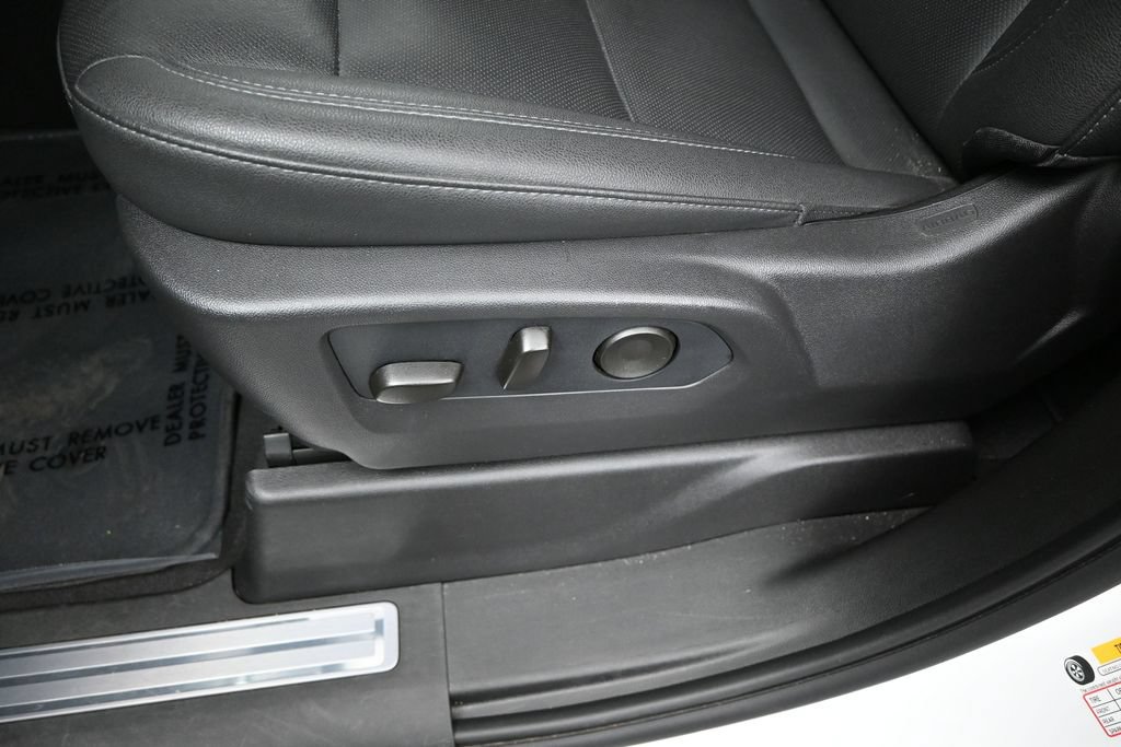 Used 2026 GMC Sierra 1500 SLT RWD image 8