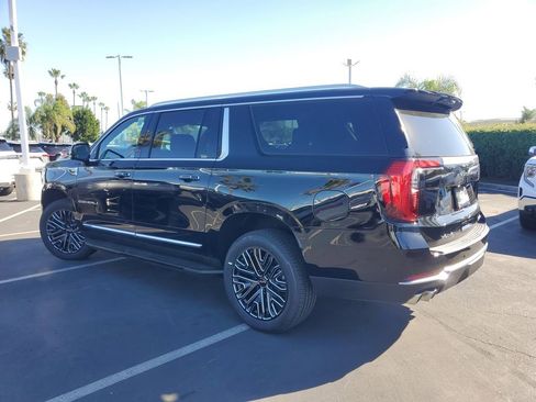 New 2026 GMC Yukon XL Denali image 3