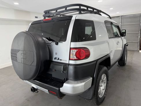 Used 2007 Toyota FJ Cruiser 4WD image 9