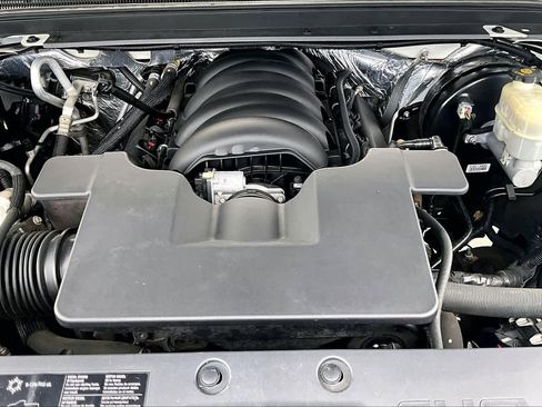 Used 2015 Chevrolet Suburban LT image 33