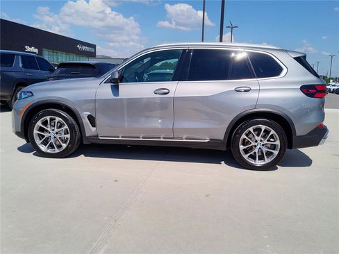 Certified 2025 BMW X5 xDrive40i image 3
