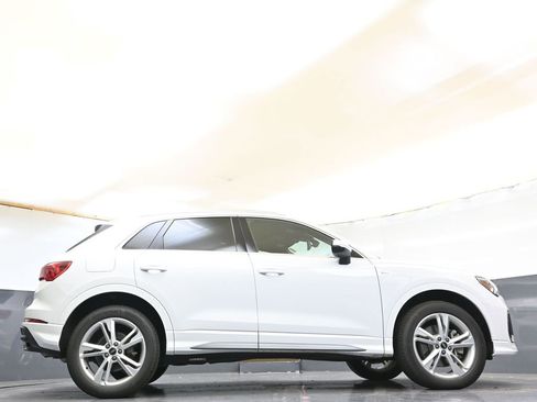 Used 2024 Audi Q3 2.0T Premium w/ Convenience Package image 34