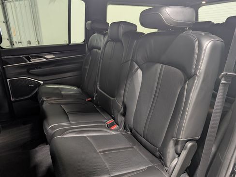 Used 2022 Jeep Wagoneer Series I image 18