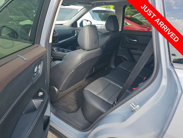 Used 2023 Nissan Rogue SV w/ SV Premium B Package AWD/4WD image 7