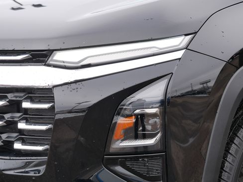 Used 2025 Chevrolet Equinox LT image 16