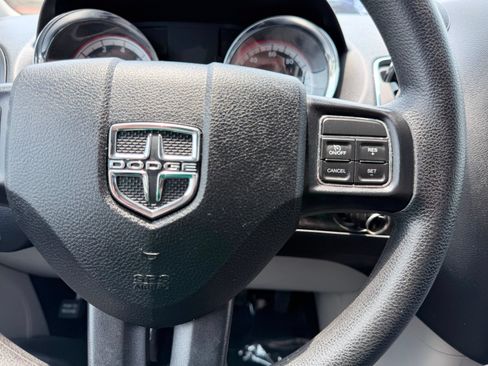 Used 2019 Dodge Grand Caravan SE w/ UConnect Hands-Free Group FWD image 35