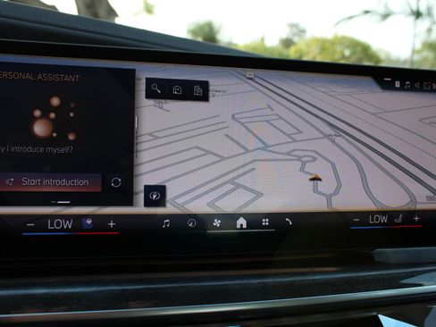 Used 2023 BMW 760i xDrive image 19