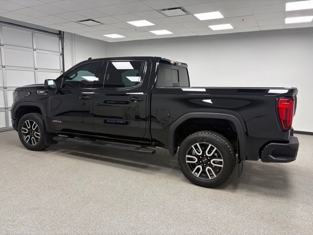 Used 2025 GMC Sierra 1500 AT4 w/ Technology Package AWD/4WD image 6