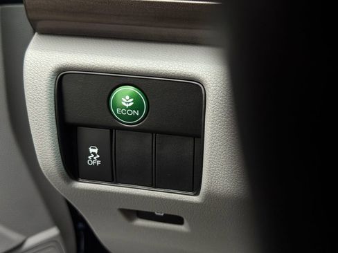 Used 2017 Honda Accord EX-L image 31