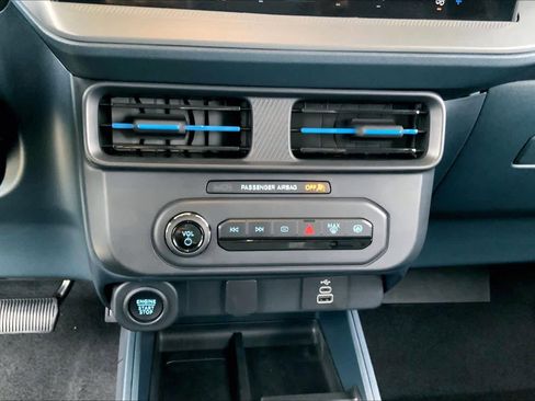 Used 2025 Ford Maverick Lobo image 33