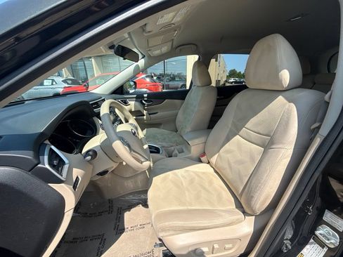 Used 2014 Nissan Rogue SV AWD/4WD image 16