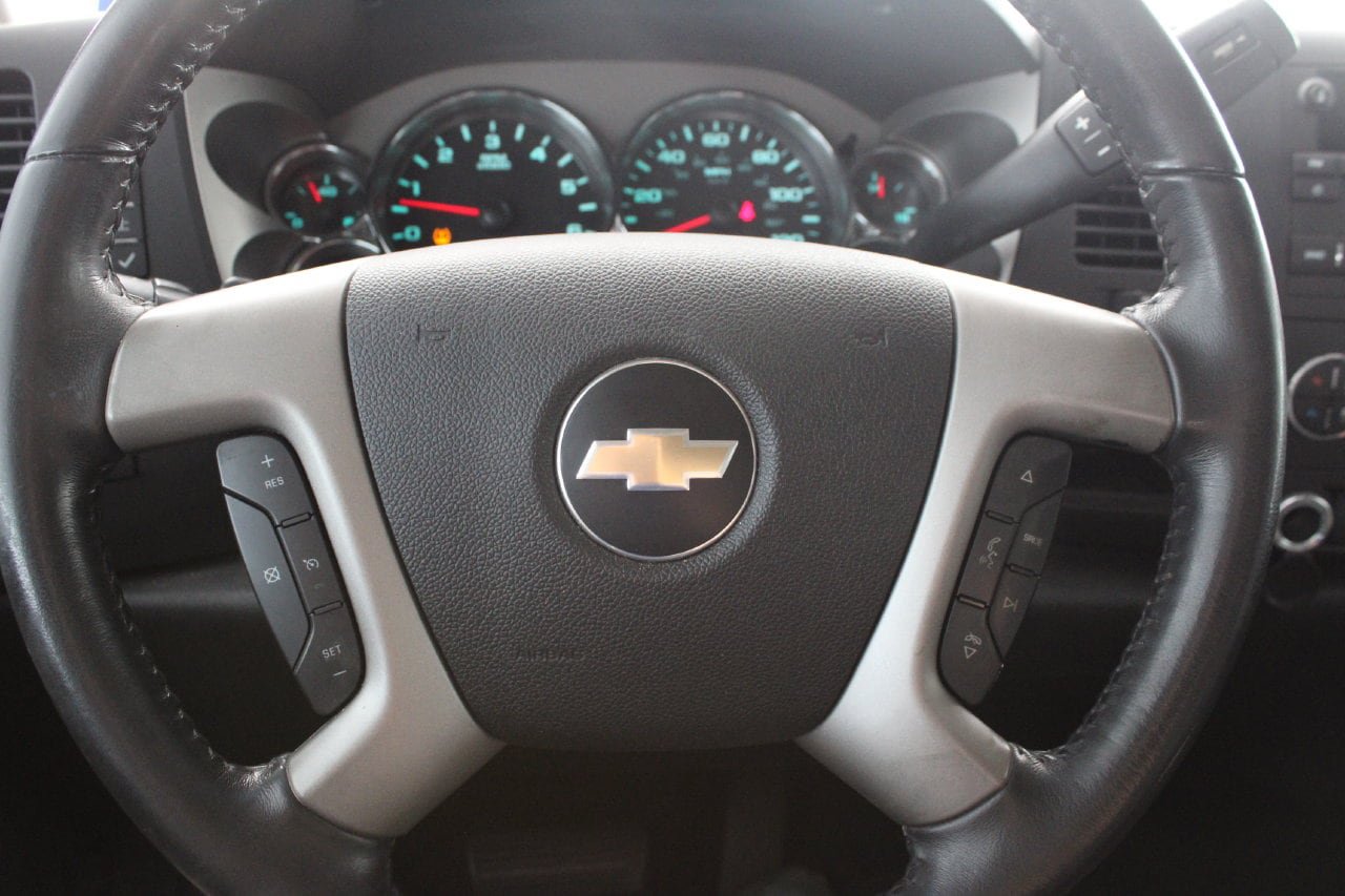 Used 2010 Chevrolet Silverado 1500 LT w/ Texas Edition RWD image 12