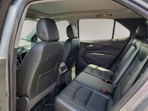 Used 2023 Chevrolet Equinox Premier AWD/4WD image 9