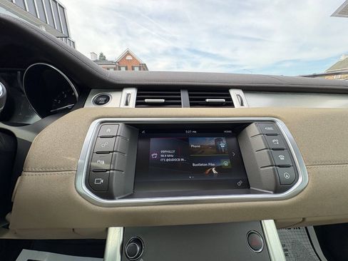 Used 2017 Land Rover Range Rover Evoque SE AWD/4WD image 24