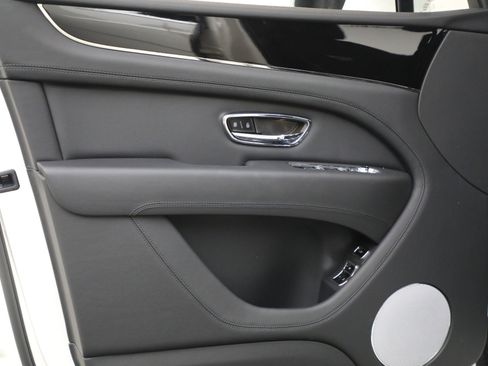 New 2025 Bentley Bentayga image 14