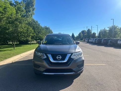 Used 2017 Nissan Rogue S AWD/4WD image 5