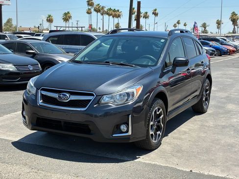 Used 2017 Subaru Crosstrek 2.0i Premium w/ Popular Package #2 AWD/4WD image 2