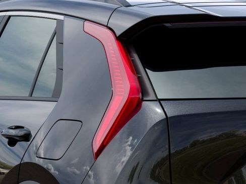 New 2026 Kia Niro LX FWD image 11