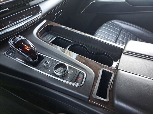 Used 2021 Cadillac Escalade ESV Sport Platinum image 28