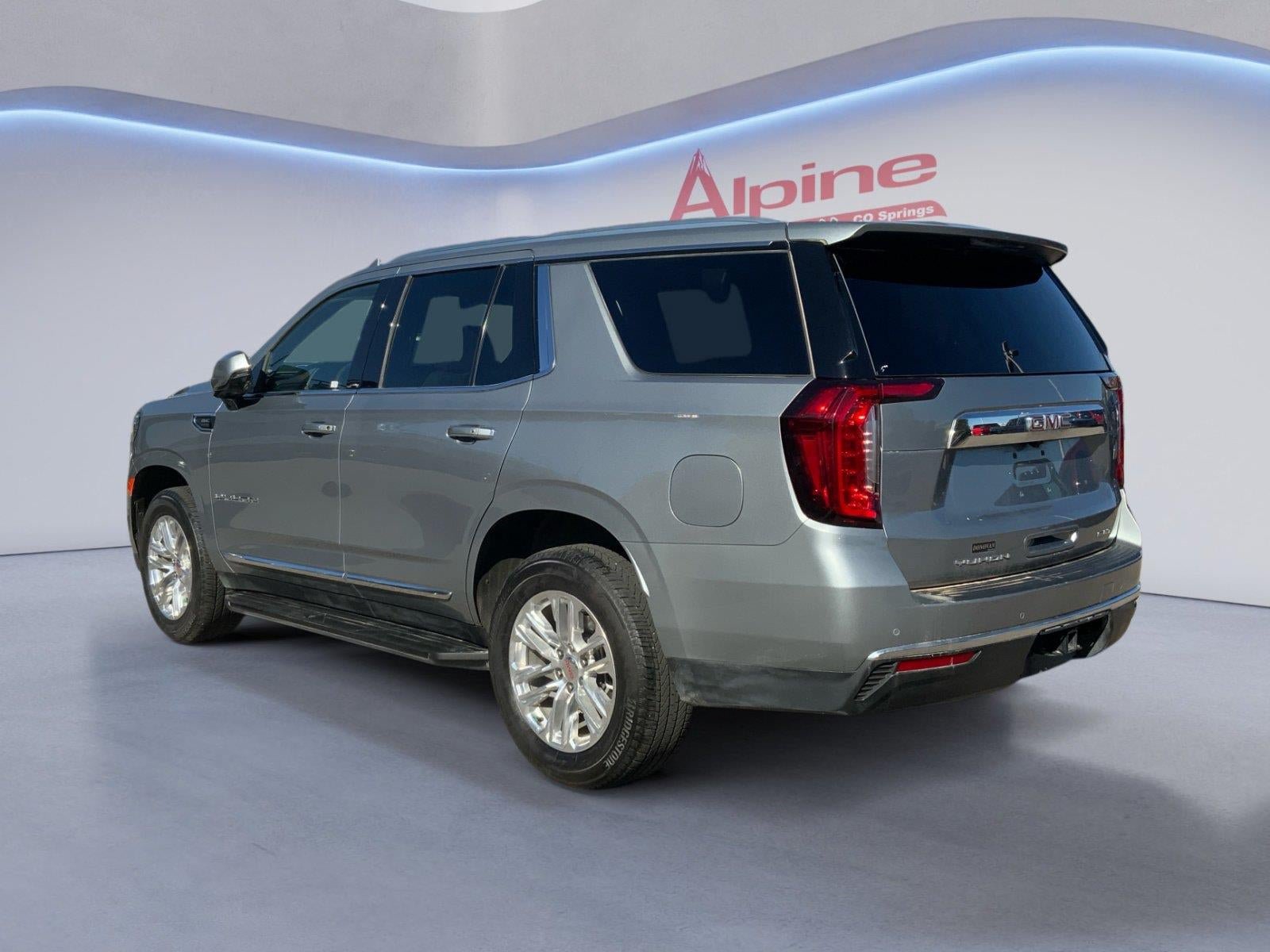 Certified 2023 GMC Yukon SLT w/ SLT Luxury Package AWD/4WD image 3
