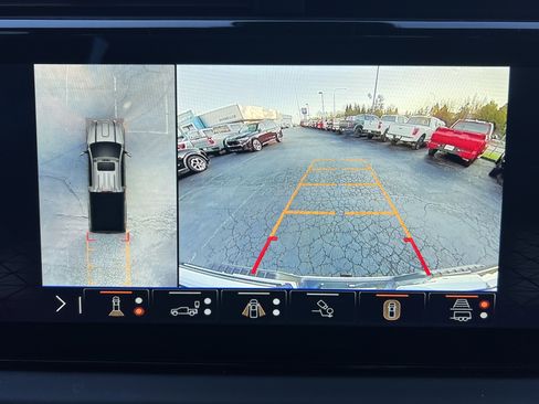 Used 2025 GMC Sierra 3500 Denali Ultimate image 12