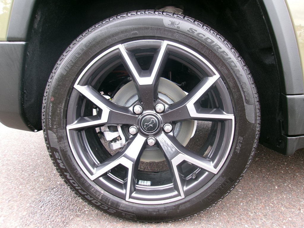 New 2026 Jeep Cherokee Overland w/ Trailer Tow Group AWD/4WD image 12