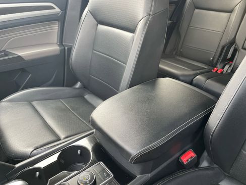 Used 2022 Volkswagen Atlas SE image 32