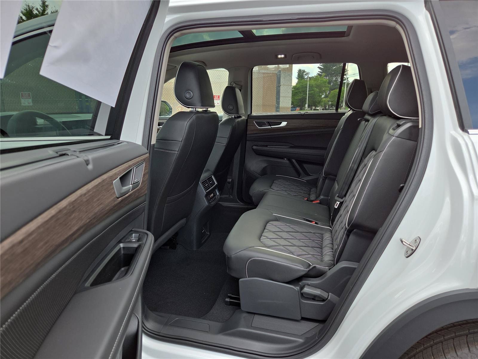 New 2026 Volkswagen Atlas SEL Premium R-Line AWD/4WD image 22