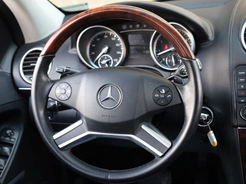 Used 2011 Mercedes-Benz GL 450 4MATIC image 28