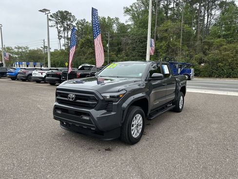 Used 2025 Toyota Tacoma SR5 RWD image 12