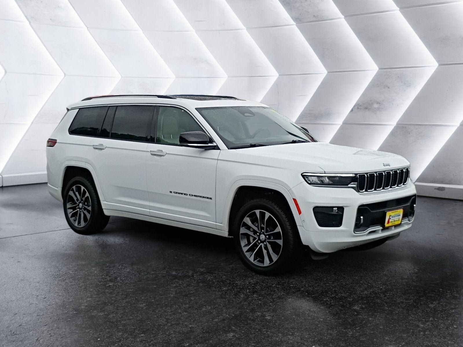 Used 2021 Jeep Grand Cherokee L Overland AWD/4WD image 8
