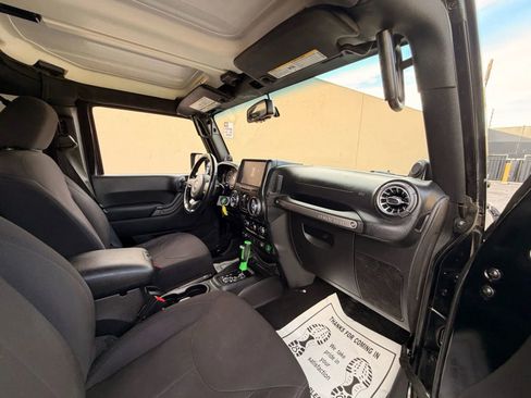 Used 2014 Jeep Wrangler Unlimited Sport w/ Quick Order Package 24S AWD/4WD image 17