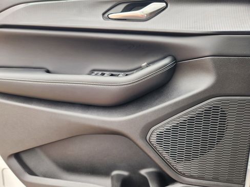 New 2025 Jeep Grand Cherokee L Laredo image 18