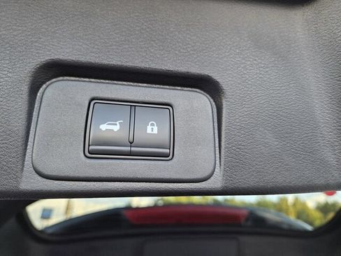 Used 2026 Nissan Rogue SL AWD/4WD image 18