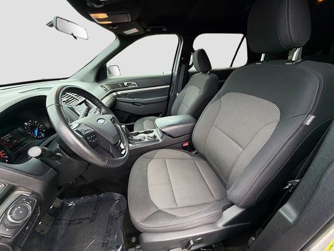 Used 2018 Ford Explorer XLT AWD/4WD image 21