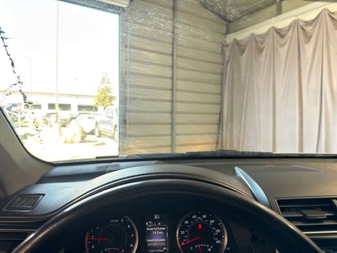 Used 2016 Toyota Camry SE FWD image 25