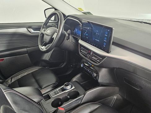 Used 2024 Ford Escape Platinum image 39