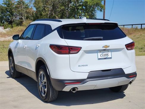 New 2025 Chevrolet Blazer LT w/ Convenience Package image 6