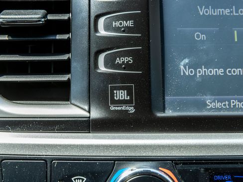 Used 2019 Toyota Highlander Limited AWD/4WD image 21